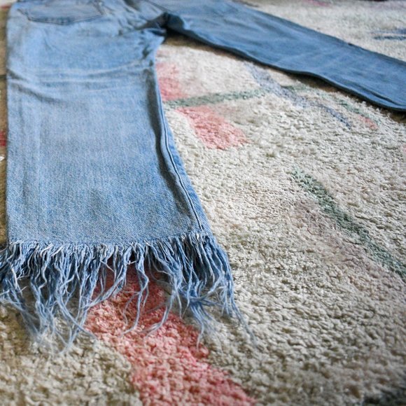 Vintage Crop Jeans - Picture 3 of 8